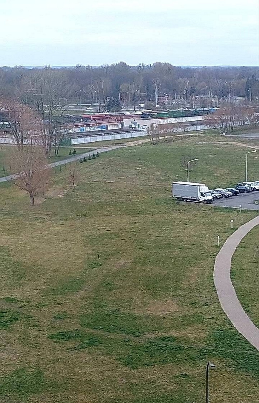 Брест! Пустырь, который обещали засадить деревьями.