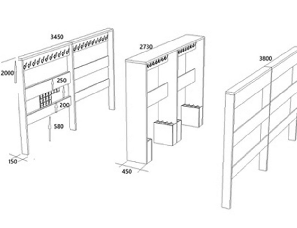 Стойки для одежды в гардеробной Брестского облисполкома