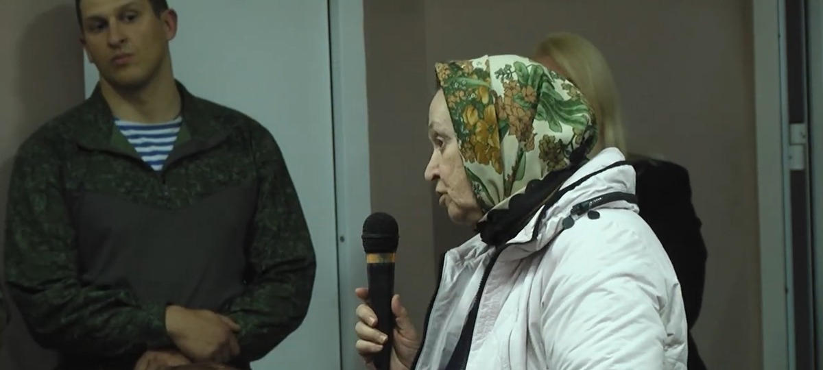 Встреча жителей Южного по поводу строительства детского сада, которая состоялась 22 октября 2025 года. Скриншот видео