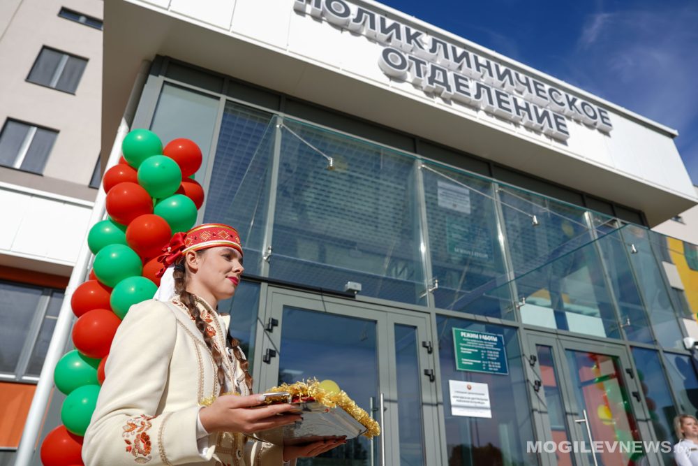 больницу открывают с помпой