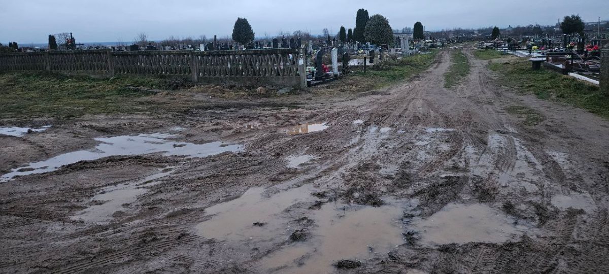 Кладбище, Молодечно, потоп, грязь