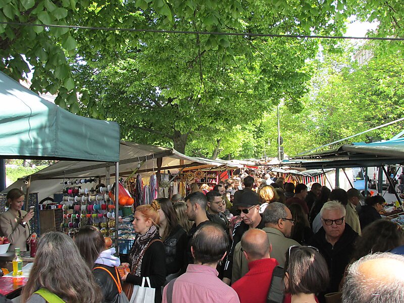 Турецкий рынок на улице Майбахуфер в Берлине. Фото: The Friday Turkish