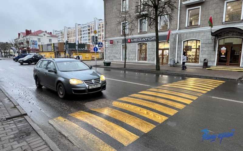 «Лежачий полицейский» в центре Барановичей. Фото: «Наш край»