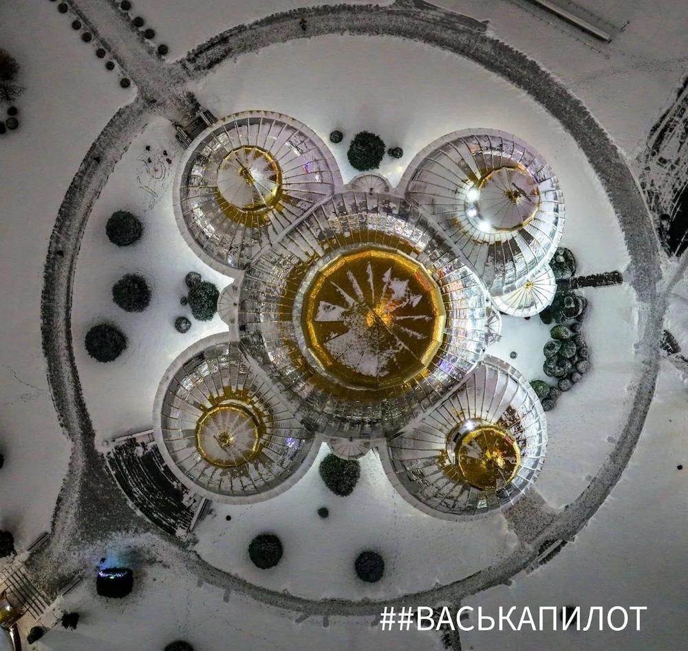 Купола Свято-Воскресенского собора в Бресте. 