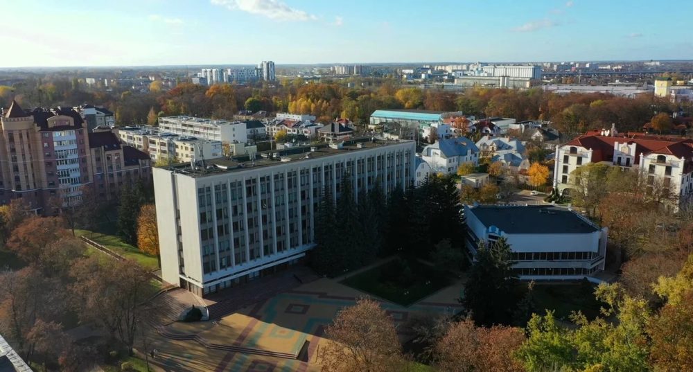 Вид на Брестский горисполком и его территорию с высоты птичьего полета. Фото из яндекс-карт